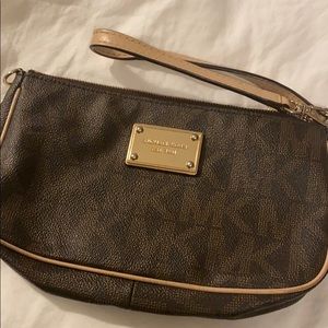 MICHAEL KORS WRISTLET